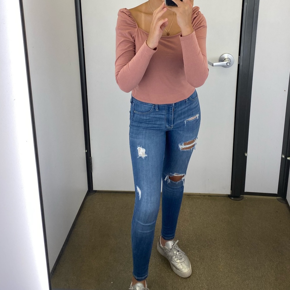 hollister distressed jeans